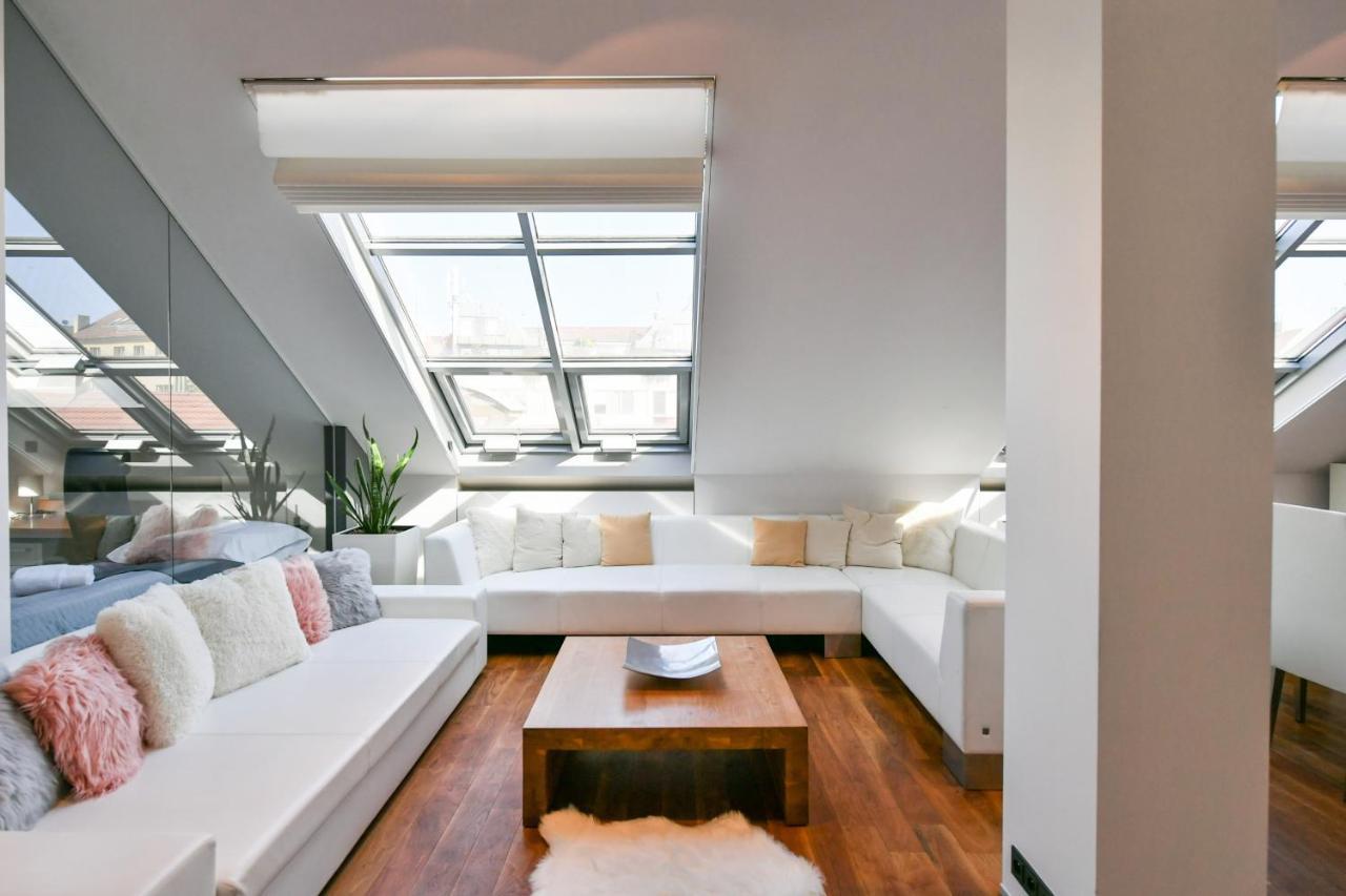 Luxury Central Penthouse With Sauna, Terrace, 250M2, 5Bdrm, 3Bthrm Prague Exterior photo