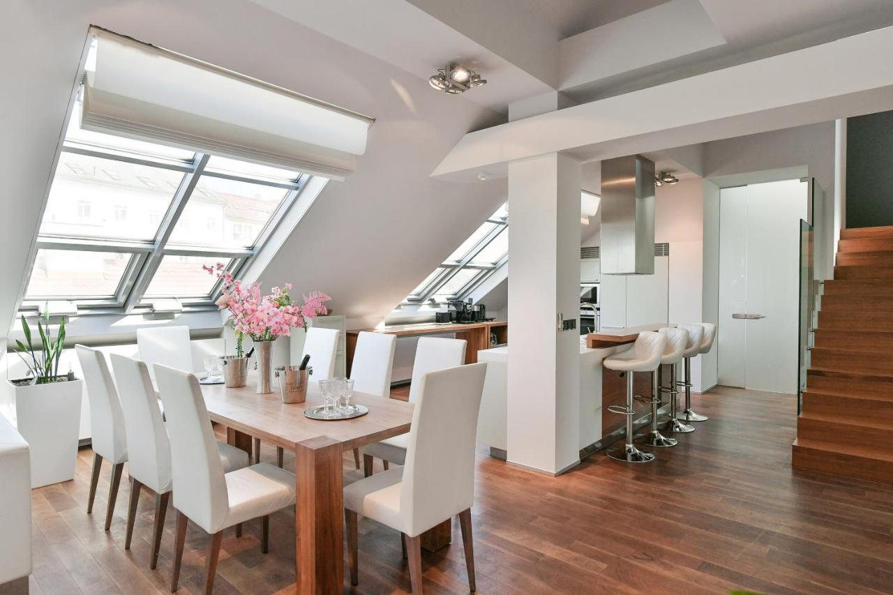 Luxury Central Penthouse With Sauna, Terrace, 250M2, 5Bdrm, 3Bthrm Prague Exterior photo