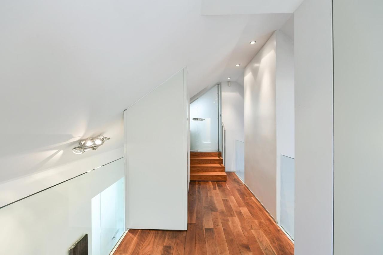 Luxury Central Penthouse With Sauna, Terrace, 250M2, 5Bdrm, 3Bthrm Prague Exterior photo