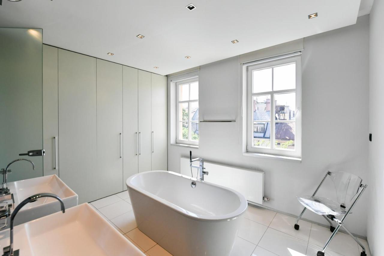 Luxury Central Penthouse With Sauna, Terrace, 250M2, 5Bdrm, 3Bthrm Prague Exterior photo