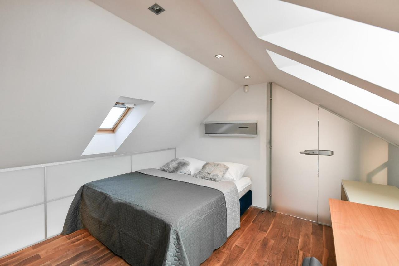 Luxury Central Penthouse With Sauna, Terrace, 250M2, 5Bdrm, 3Bthrm Prague Exterior photo