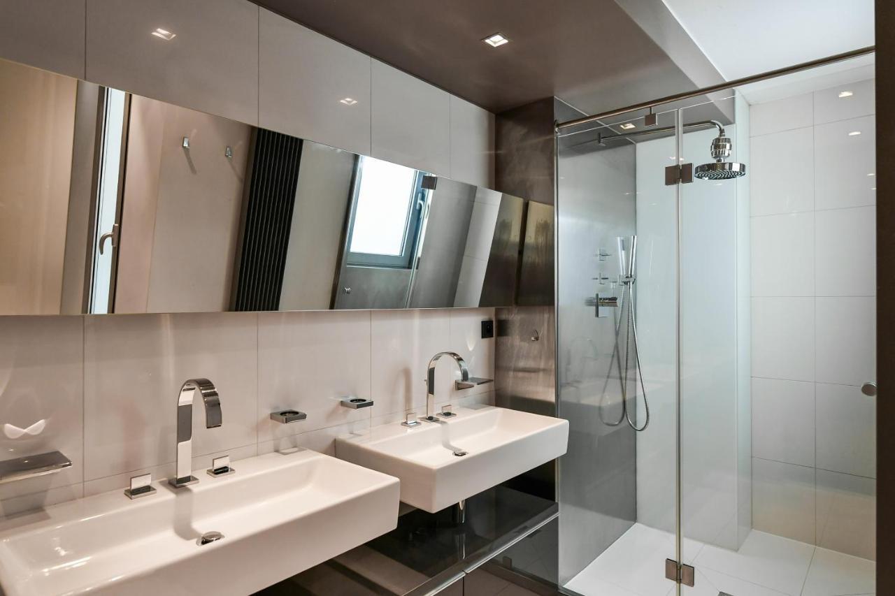 Luxury Central Penthouse With Sauna, Terrace, 250M2, 5Bdrm, 3Bthrm Prague Exterior photo
