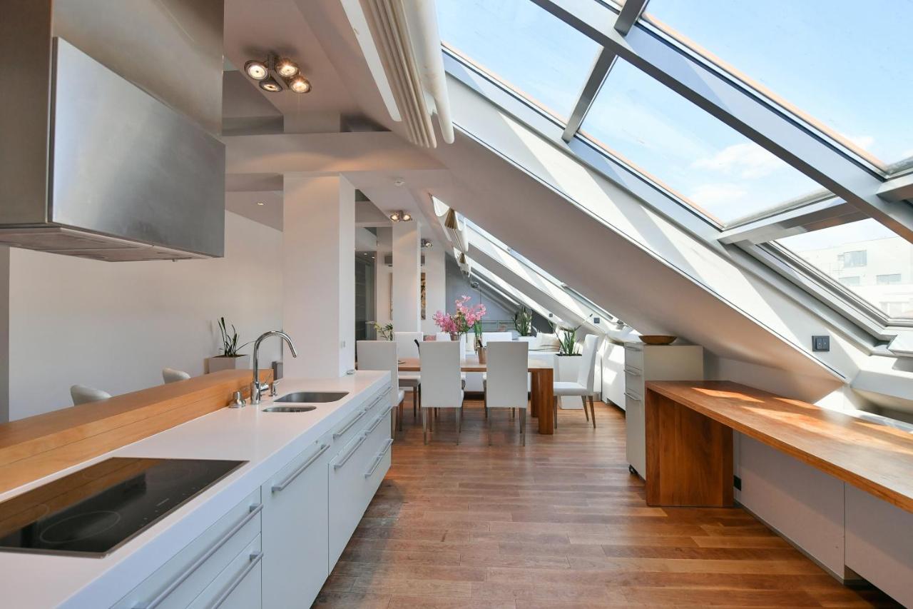 Luxury Central Penthouse With Sauna, Terrace, 250M2, 5Bdrm, 3Bthrm Prague Exterior photo