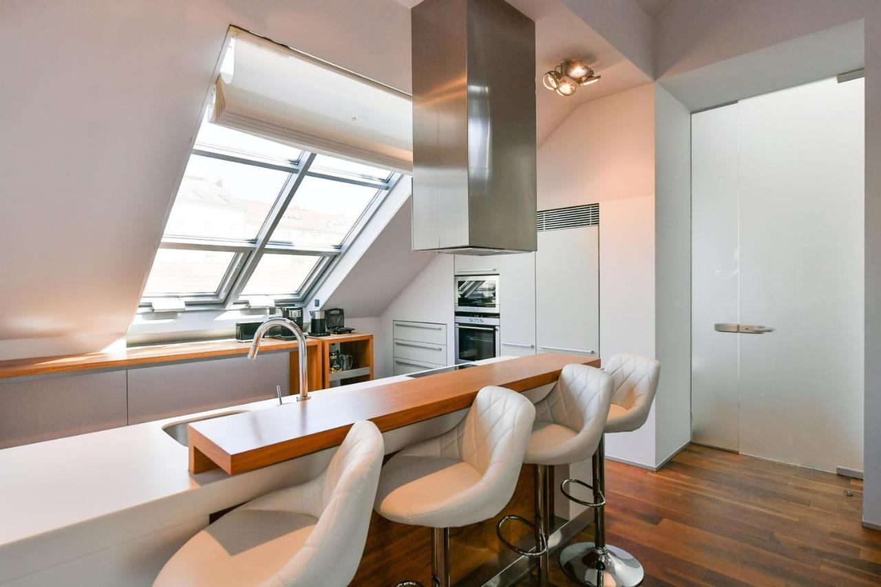 Luxury Central Penthouse With Sauna, Terrace, 250M2, 5Bdrm, 3Bthrm Prague Exterior photo