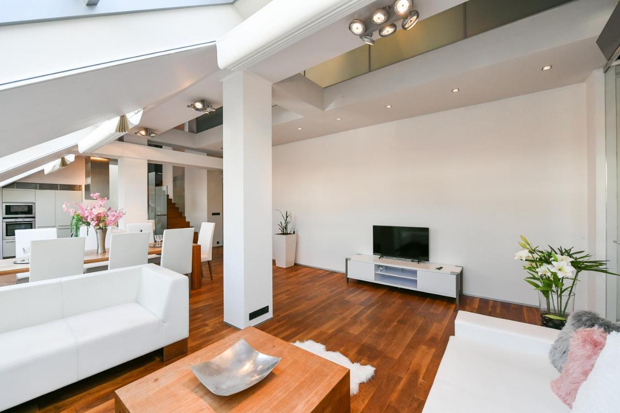 Luxury Central Penthouse With Sauna, Terrace, 250M2, 5Bdrm, 3Bthrm Prague Exterior photo